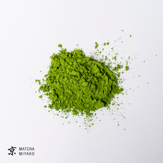 Isuzu 100gr matcha teapor tasakban